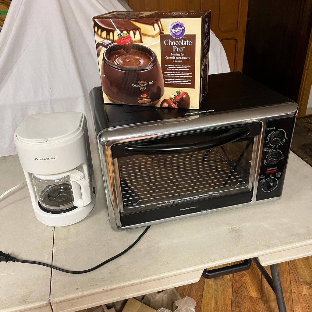 F541 Kitchen Grouping( chocolate fondue pot, toaster oven and Proctor Silex coffee maker)