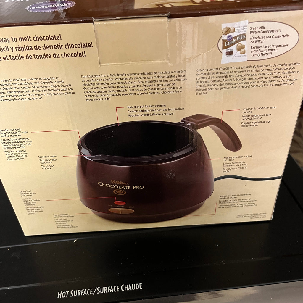 F541 Kitchen Grouping( chocolate fondue pot, toaster oven and Proctor Silex coffee maker)