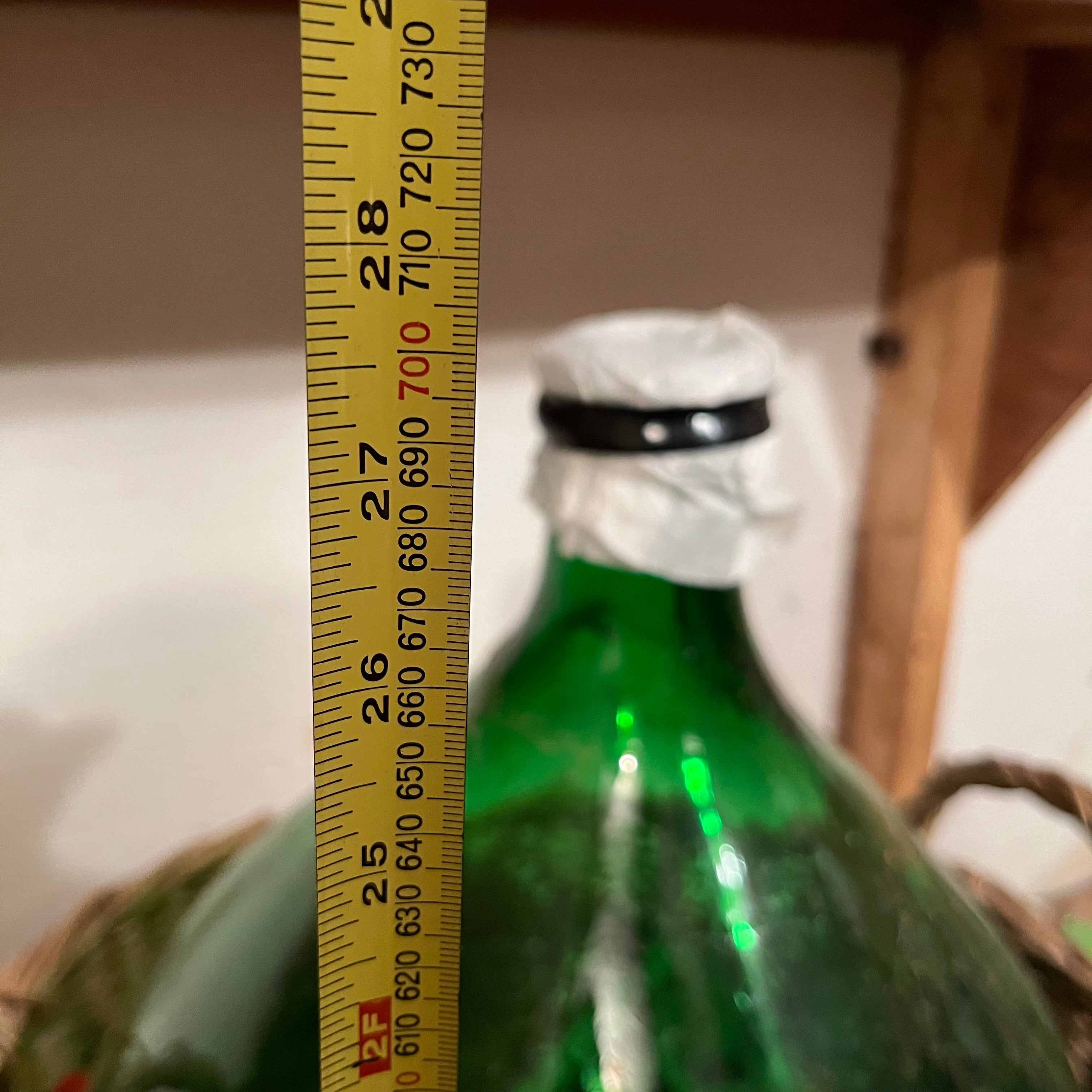F543 Wicker demijohn