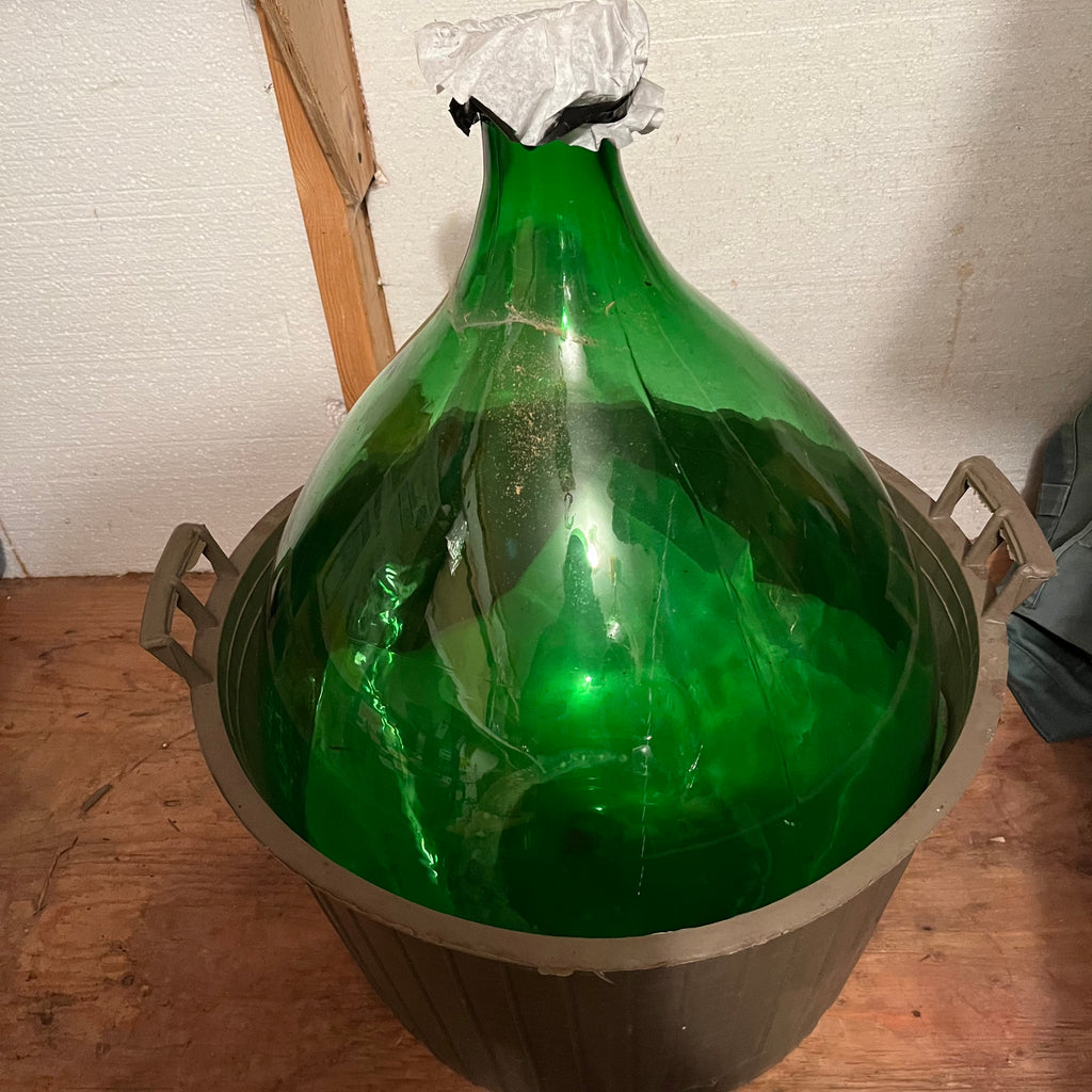 F545 Wicker demijohn