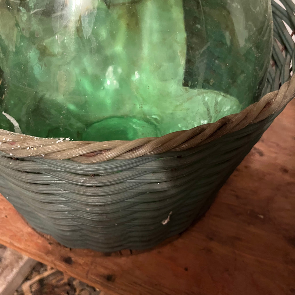F546 Wicker demijohn