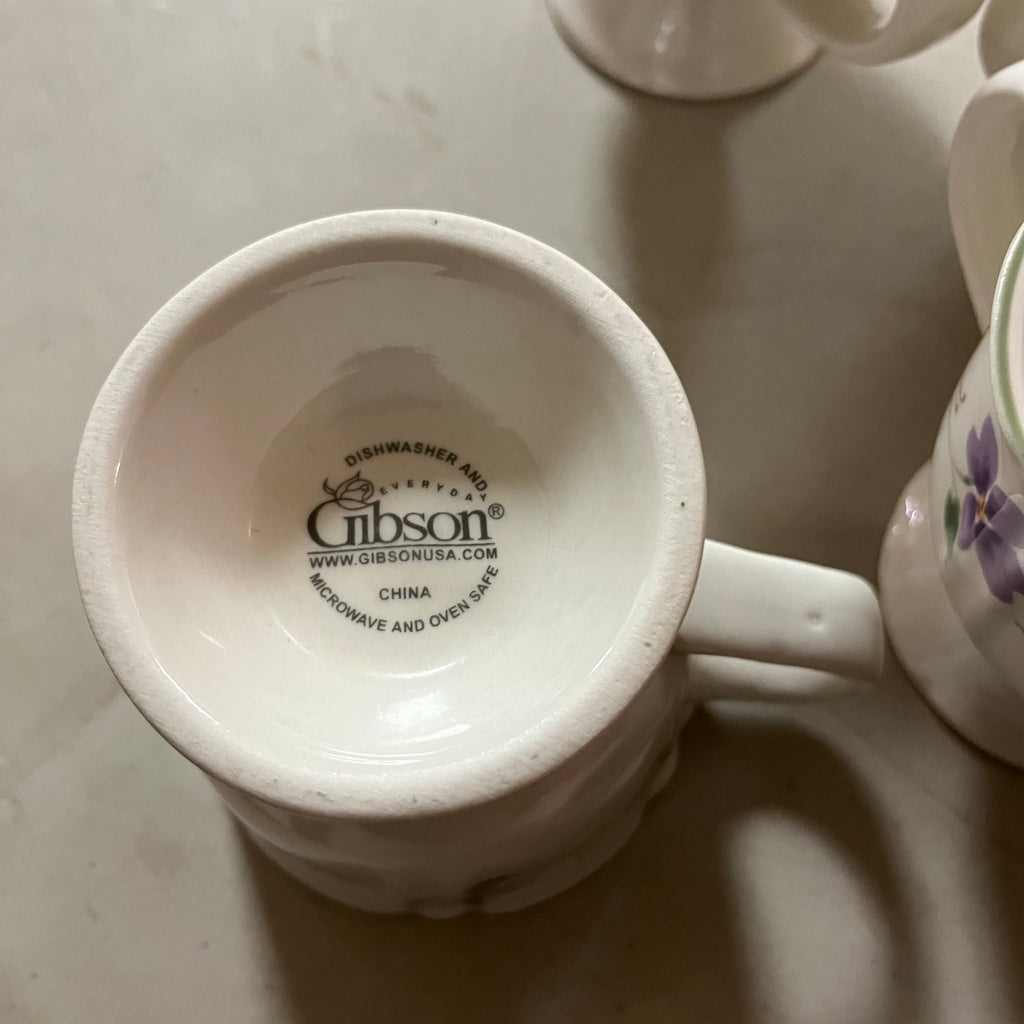 F547 32 Piece Gibson cottage style dinnerware grouping