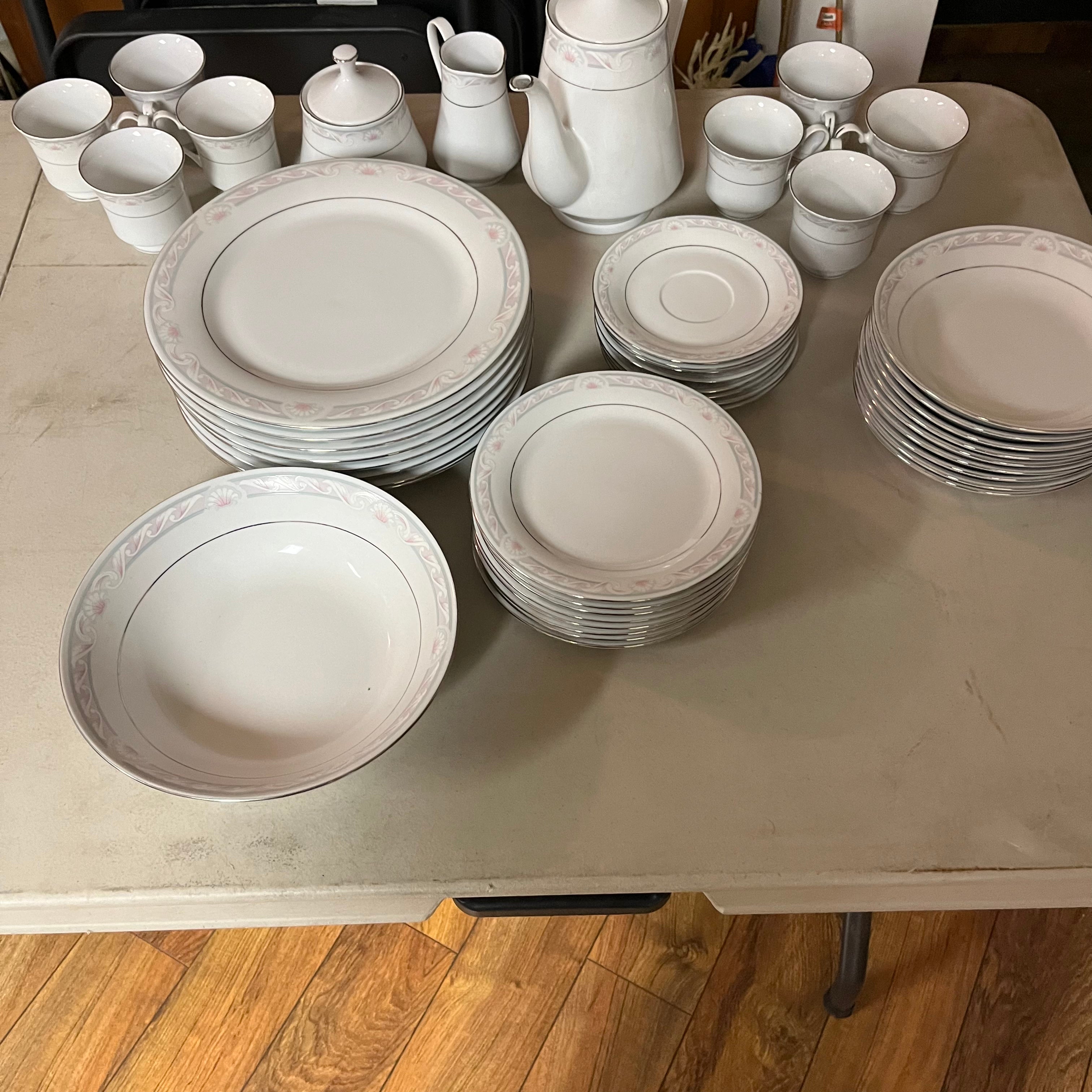 F550 46 piece China Grouping (Crown Ming fine china)