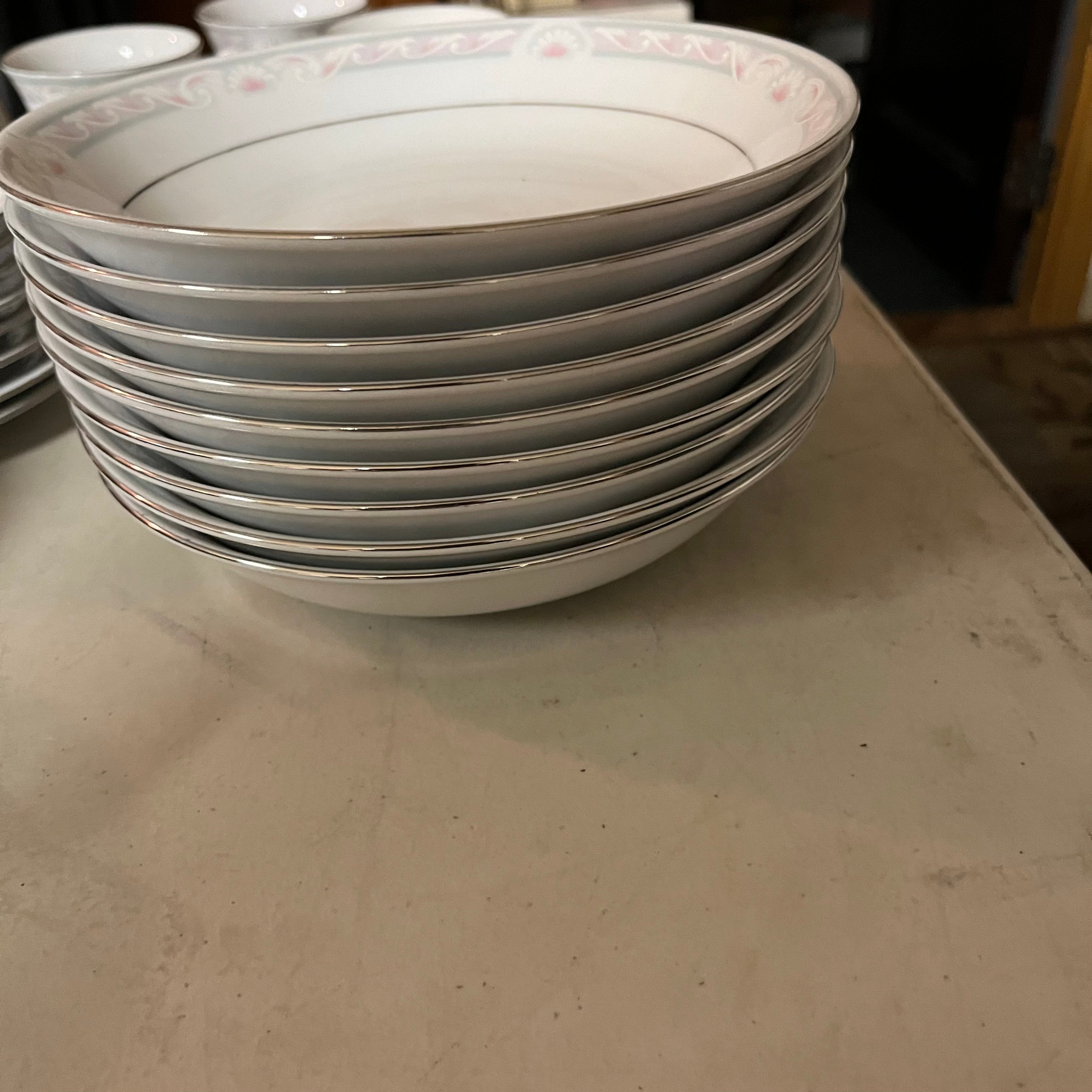 F550 46 piece China Grouping (Crown Ming fine china)