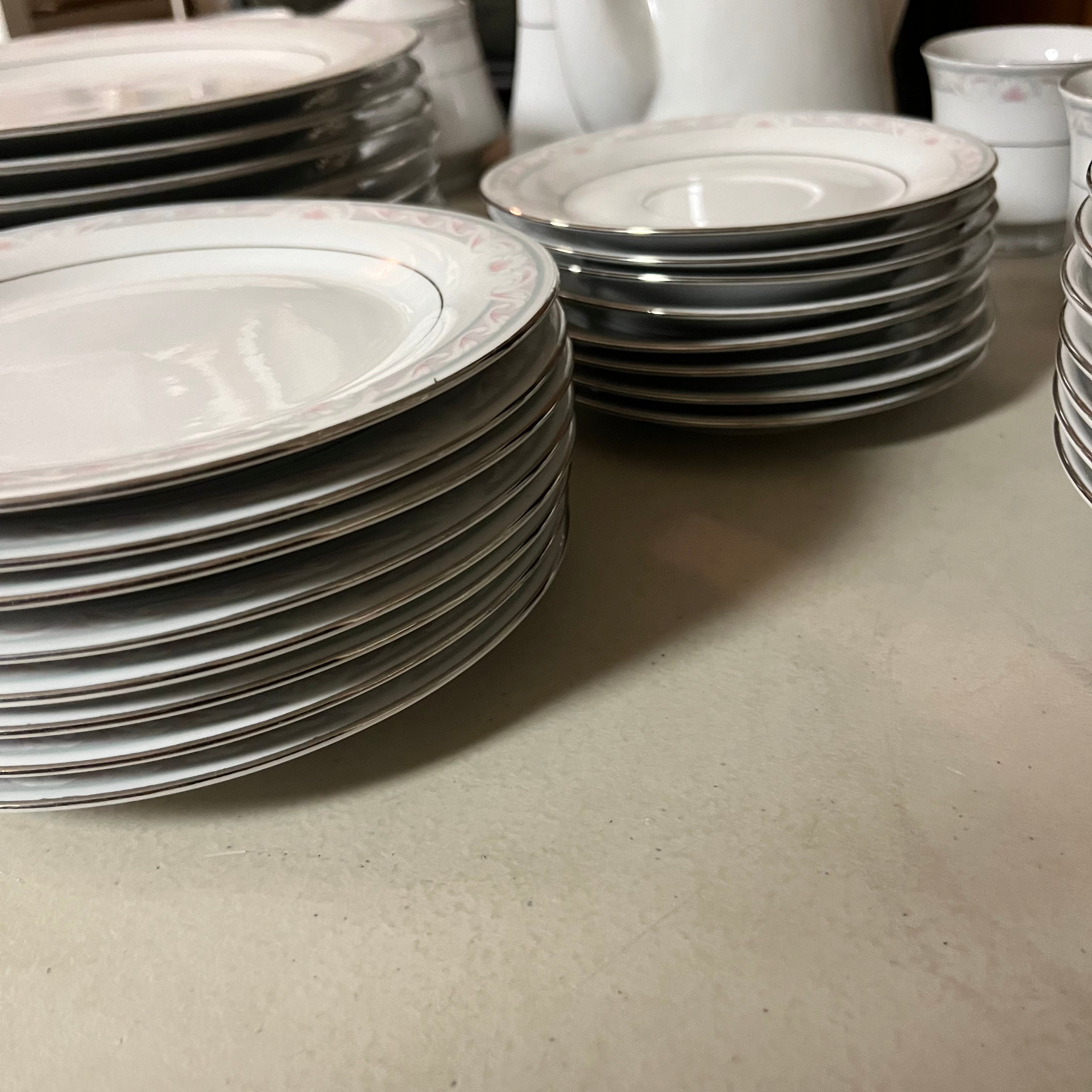 F550 46 piece China Grouping (Crown Ming fine china)