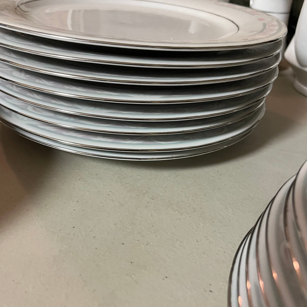 F550 46 piece China Grouping (Crown Ming fine china)
