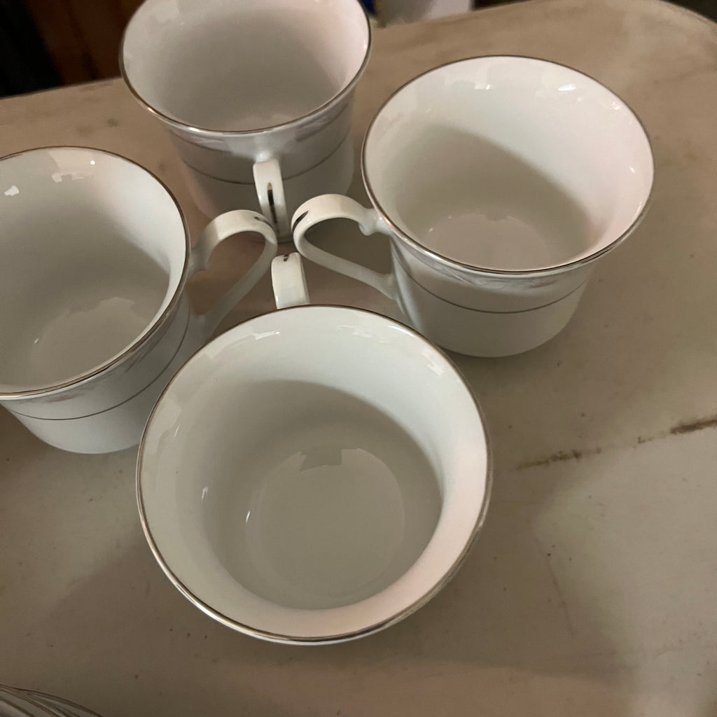 F550 46 piece China Grouping (Crown Ming fine china)
