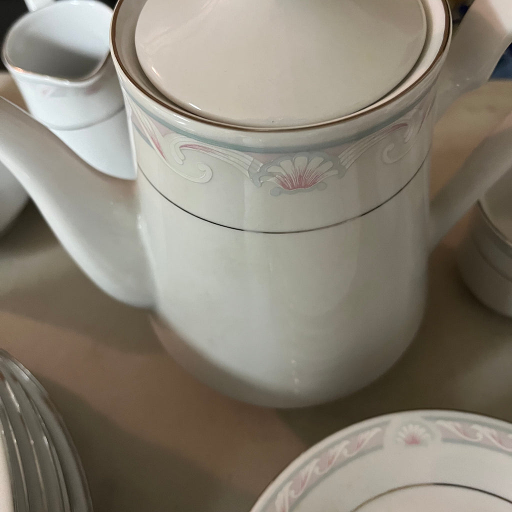 F550 46 piece China Grouping (Crown Ming fine china)