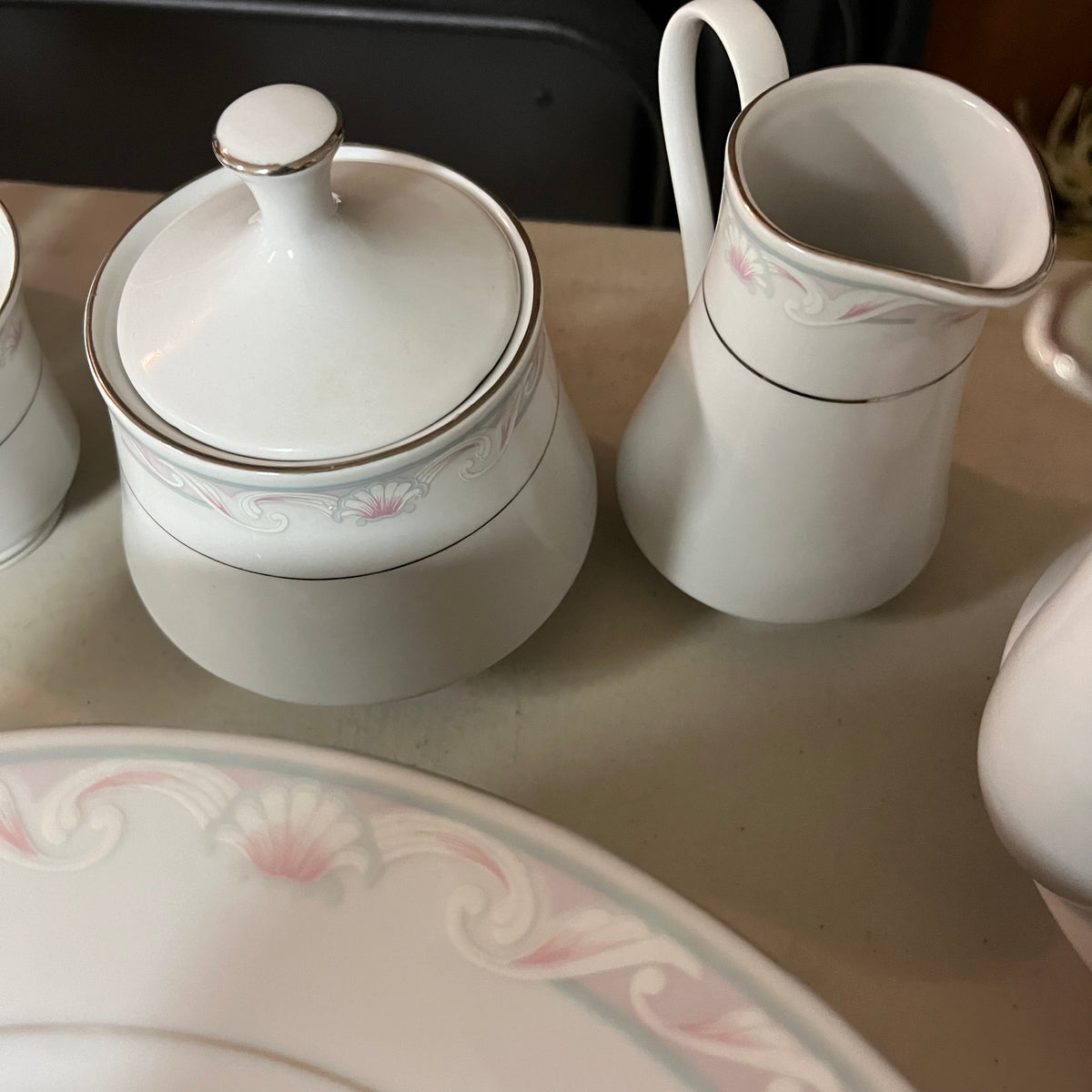F550 46 piece China Grouping (Crown Ming fine china)