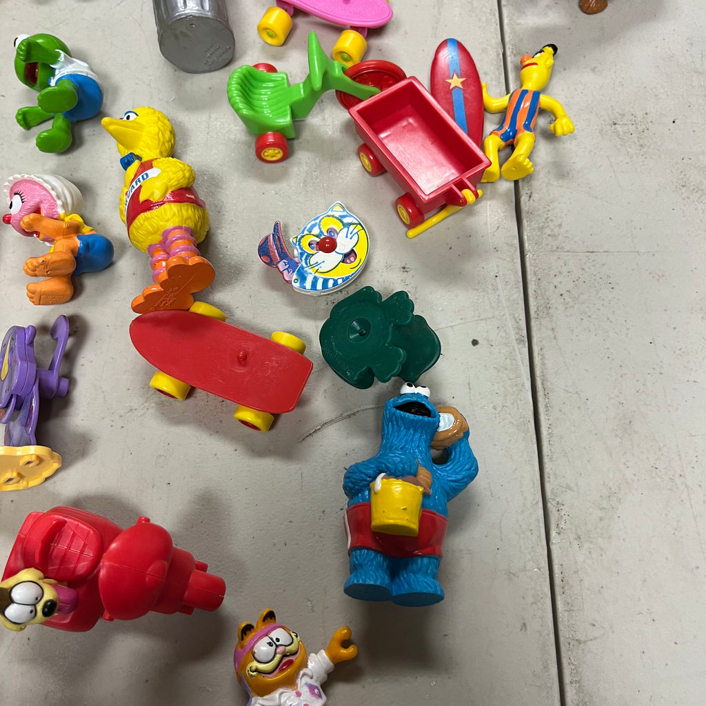 F551 Vintage McDonalds Toys