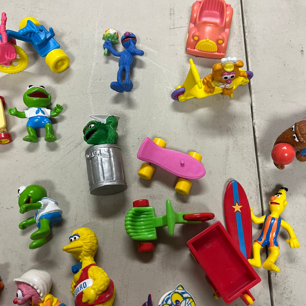 F551 Vintage McDonalds Toys