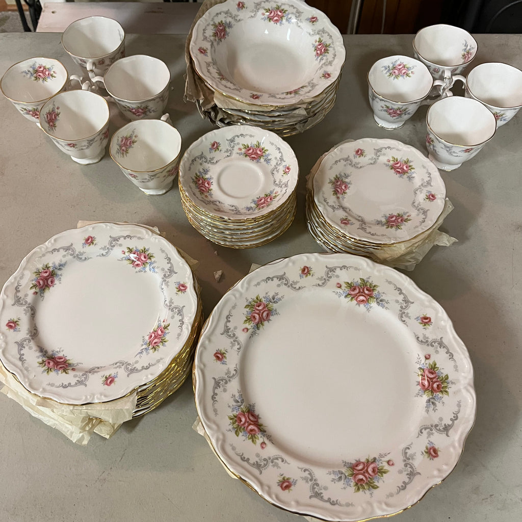 F554 52 piece Royal Albert "Tranquility" china grouping