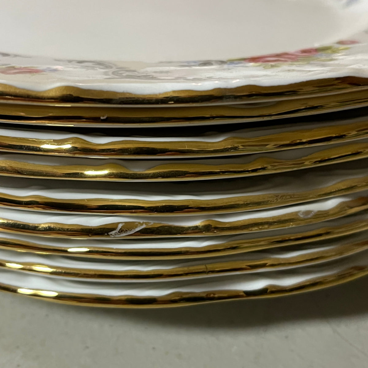 F554 52 piece Royal Albert "Tranquility" china grouping