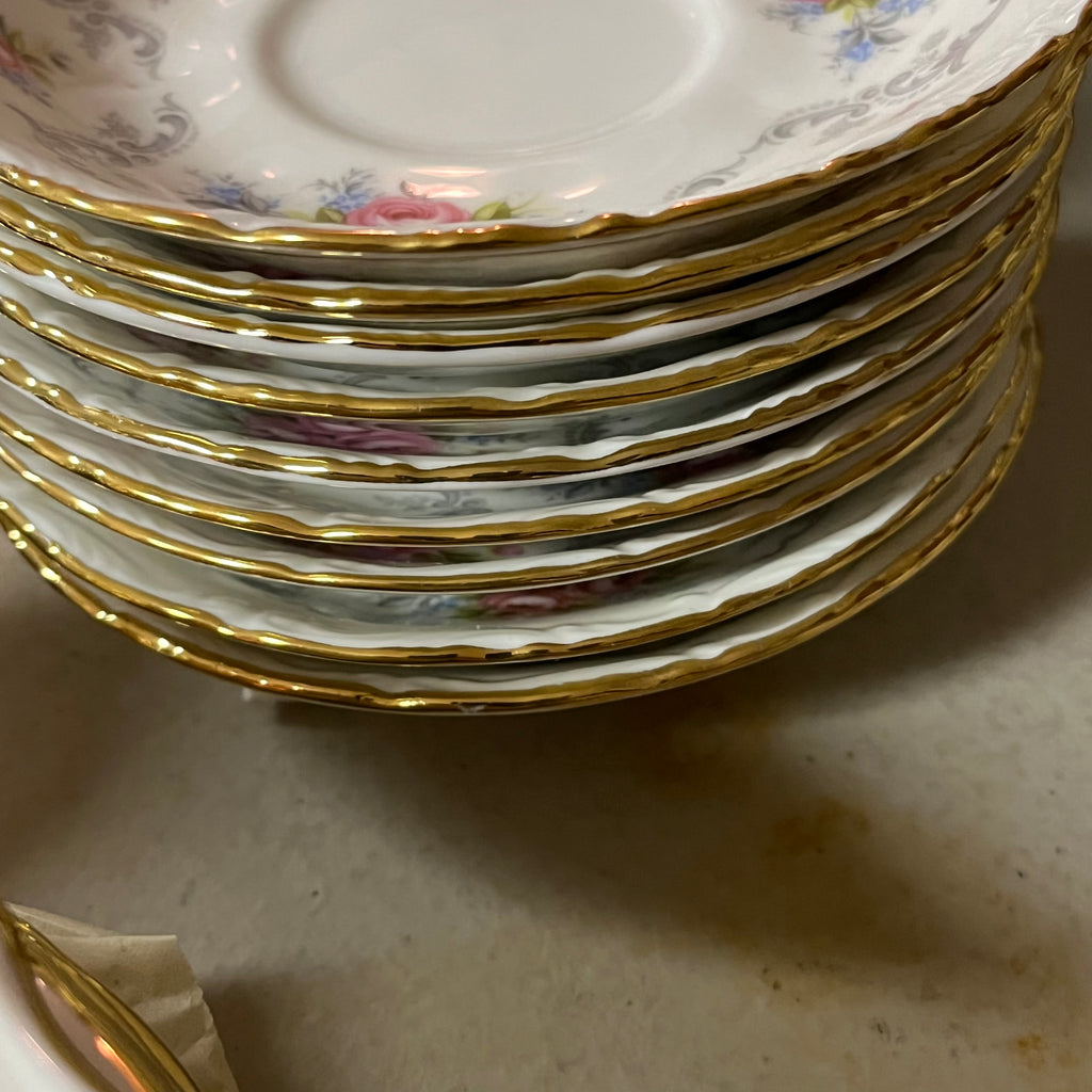 F554 52 piece Royal Albert "Tranquility" china grouping