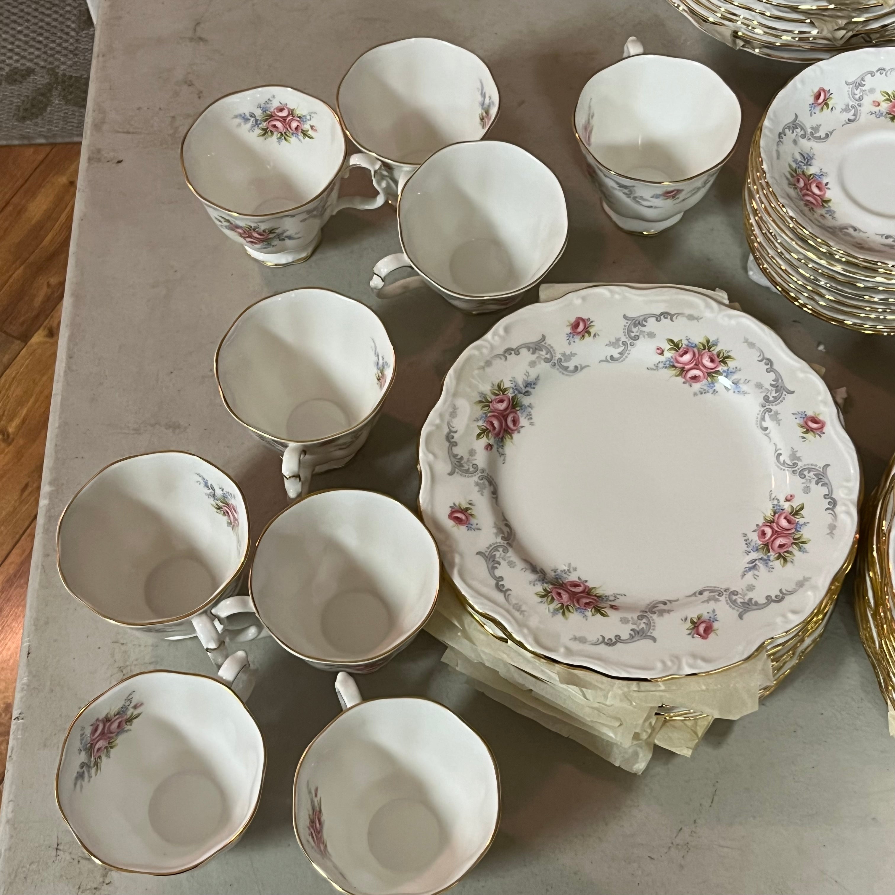 F554 52 piece Royal Albert "Tranquility" china grouping