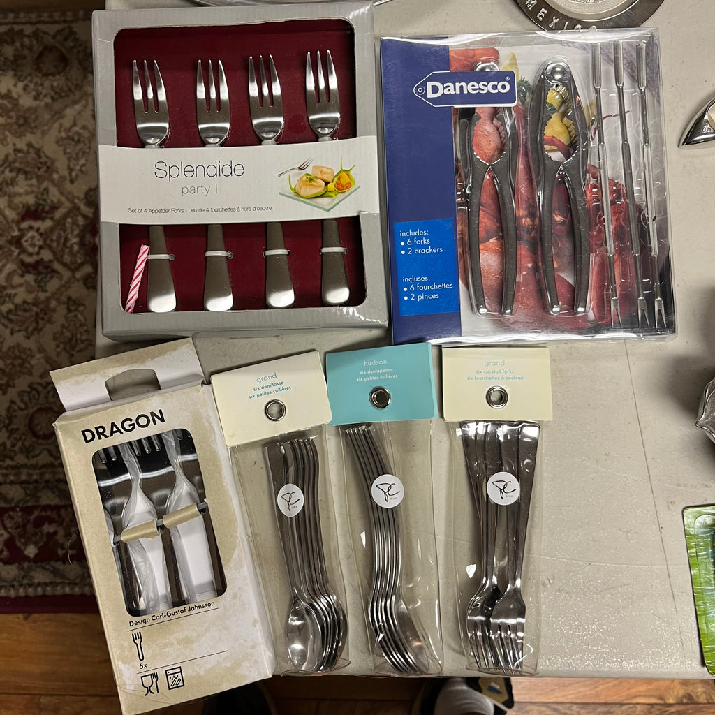 F555 Kitchen Grouping (cutlery, trays and more)