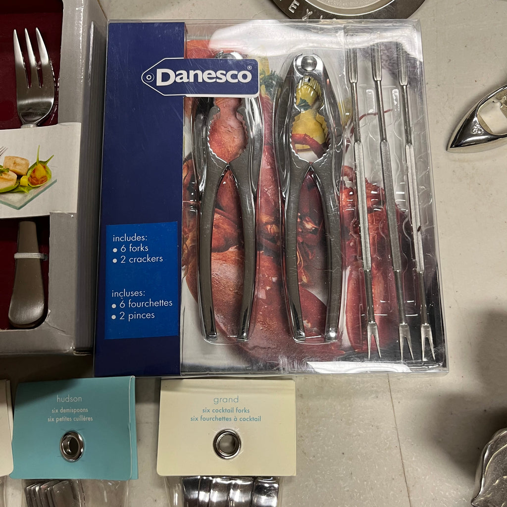 F555 Kitchen Grouping (cutlery, trays and more)