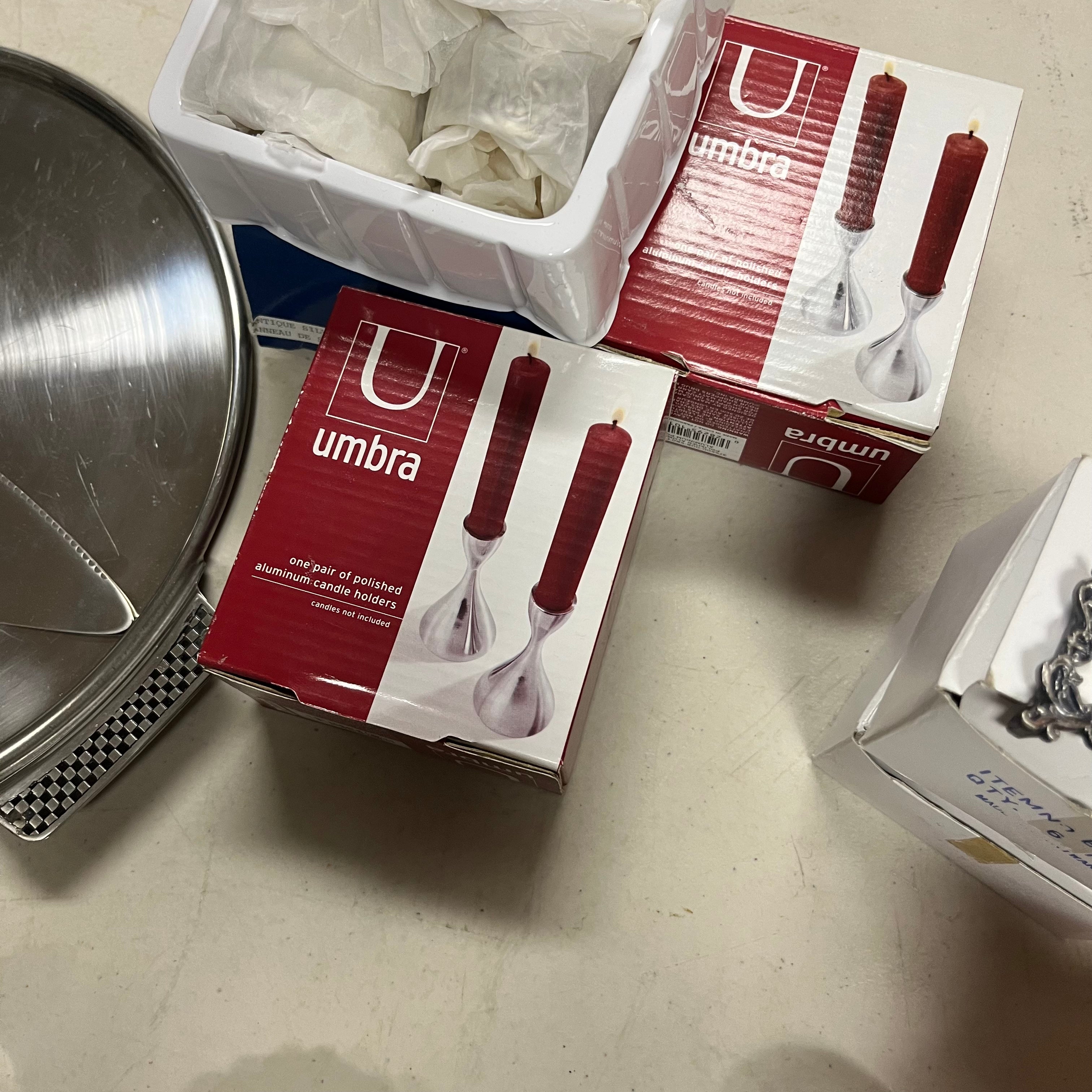 F555 Kitchen Grouping (cutlery, trays and more)