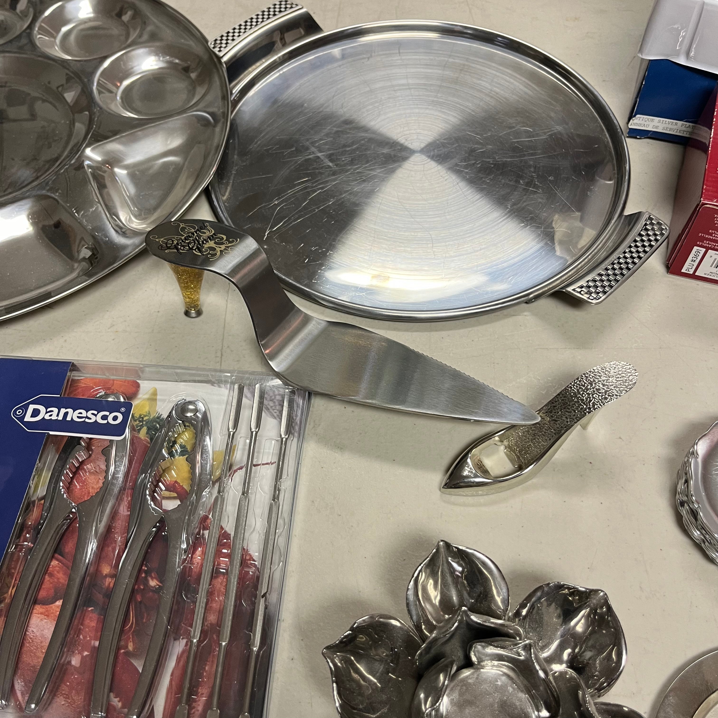 F555 Kitchen Grouping (cutlery, trays and more)