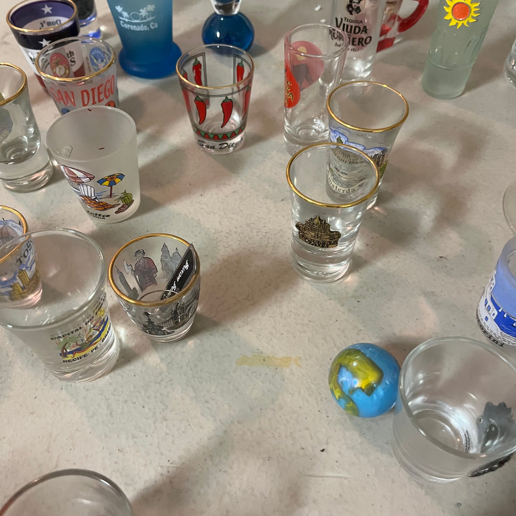 F558 Glassware Grouping (assorted glasses)