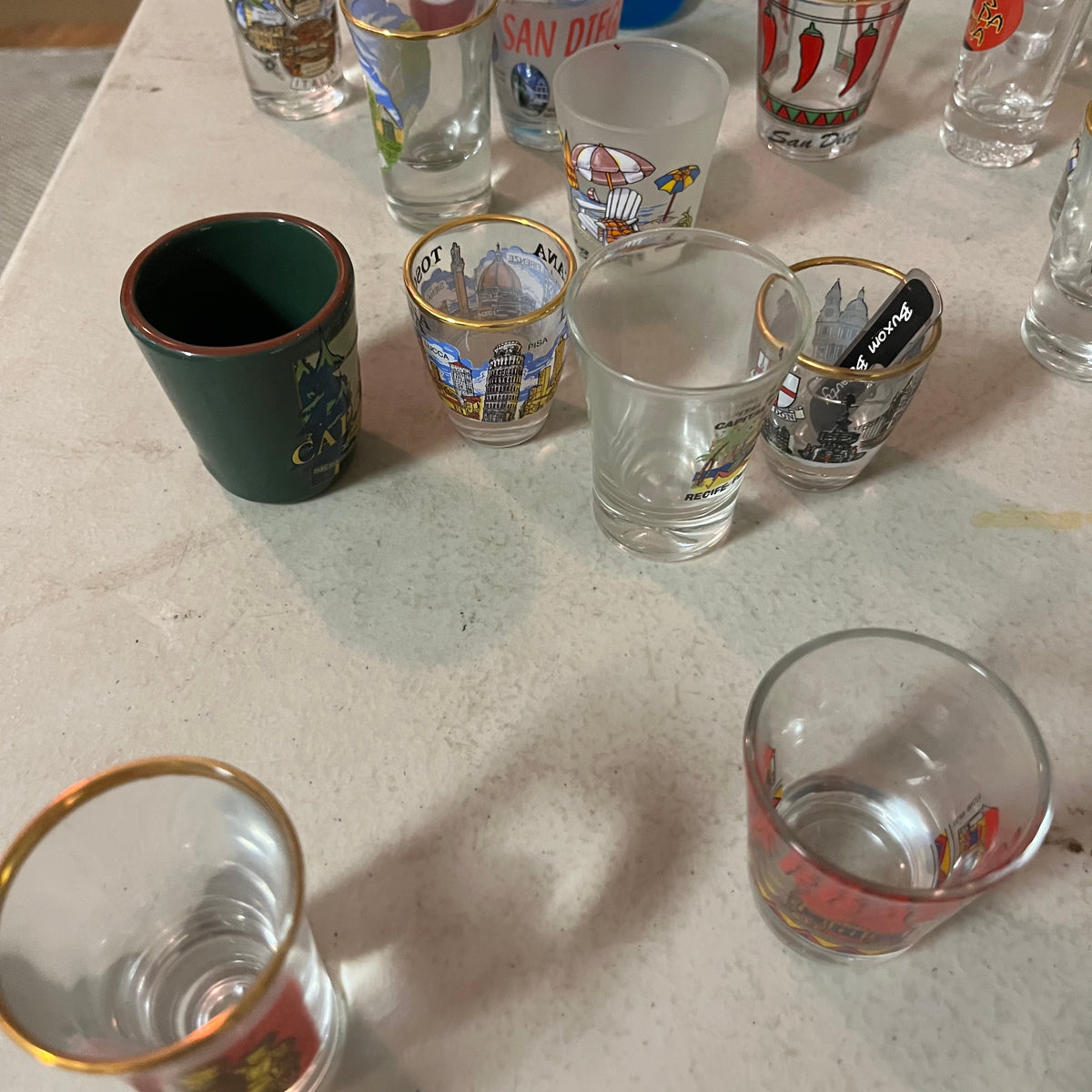 F558 Glassware Grouping (assorted glasses)