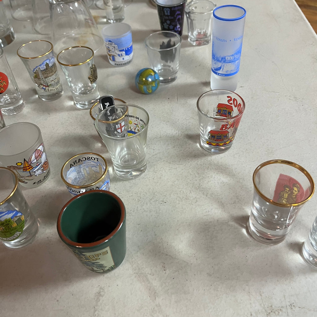 F558 Glassware Grouping (assorted glasses)