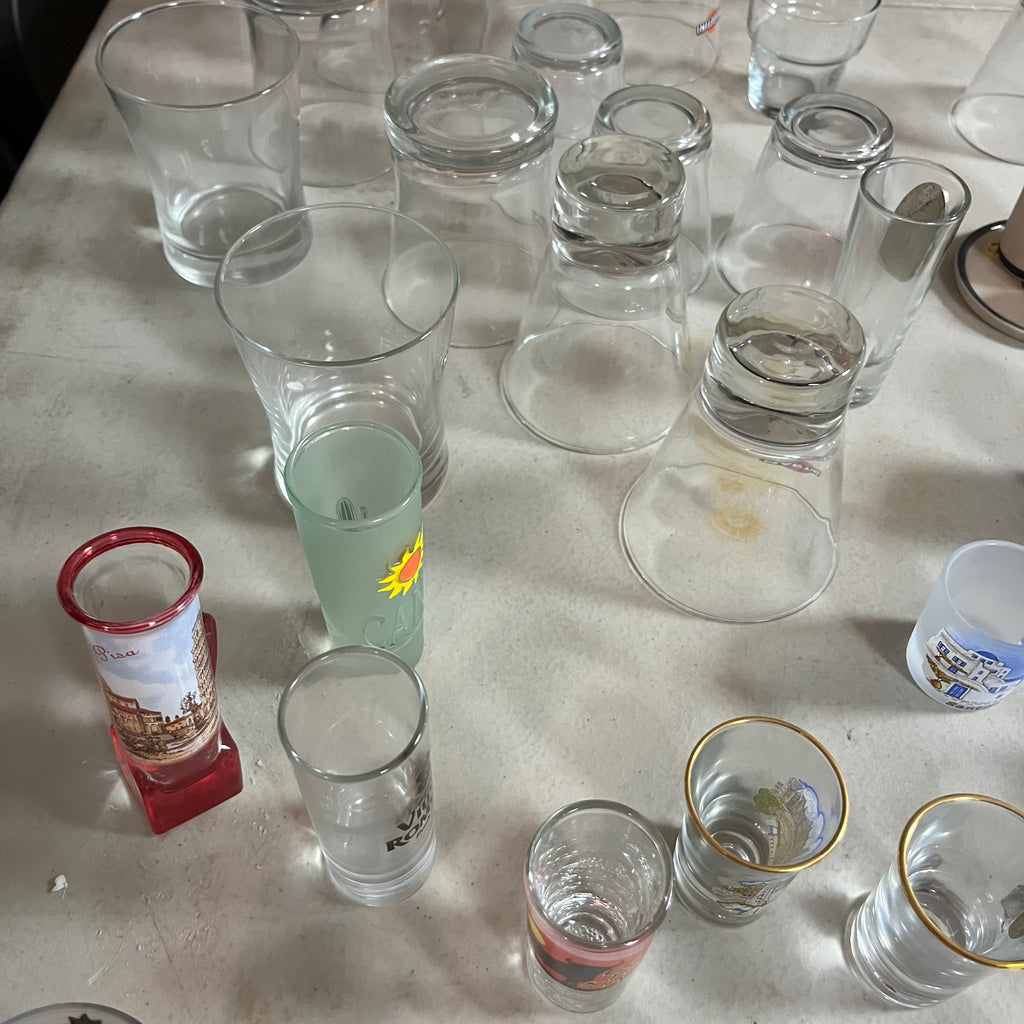 F558 Glassware Grouping (assorted glasses)