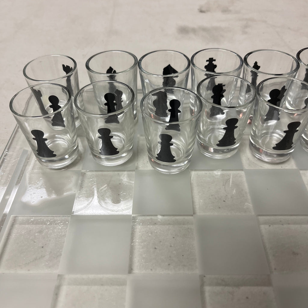F559 Shot Glass chess set
