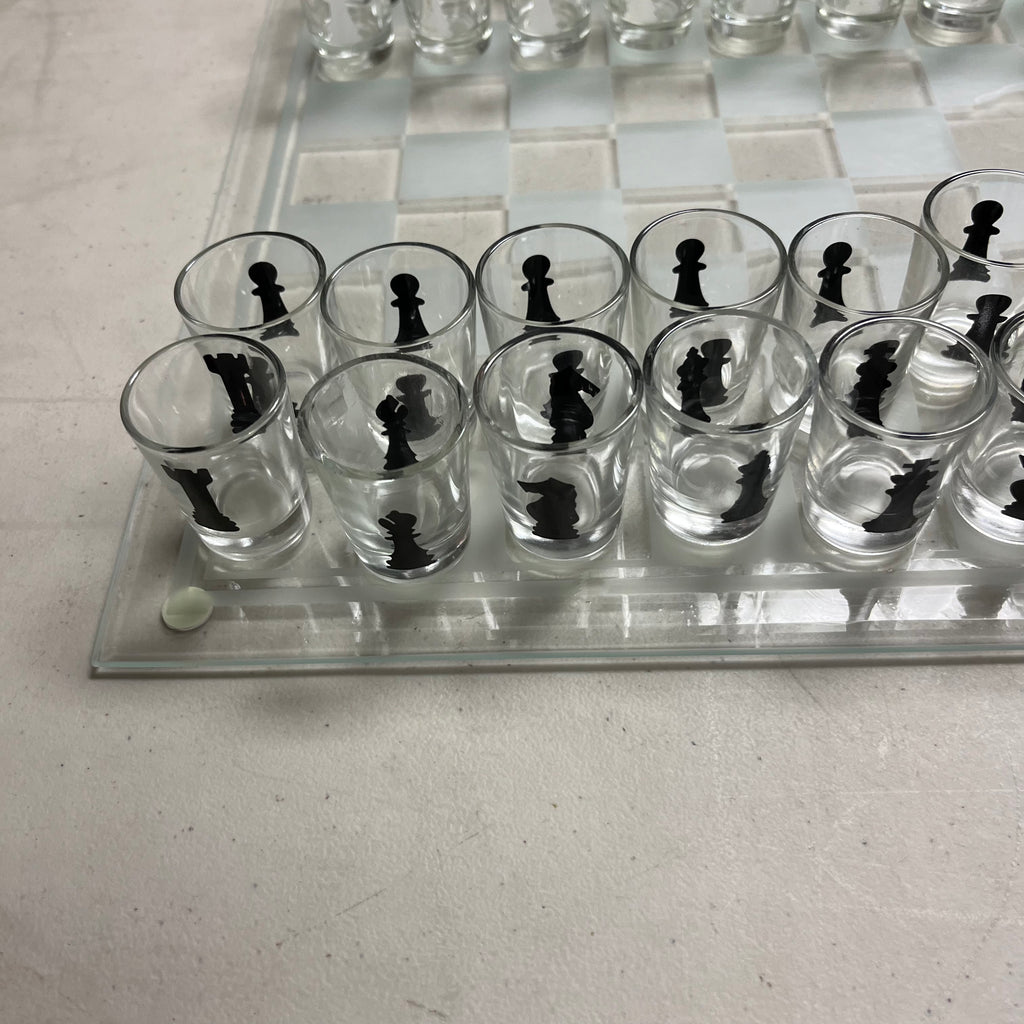 F559 Shot Glass chess set