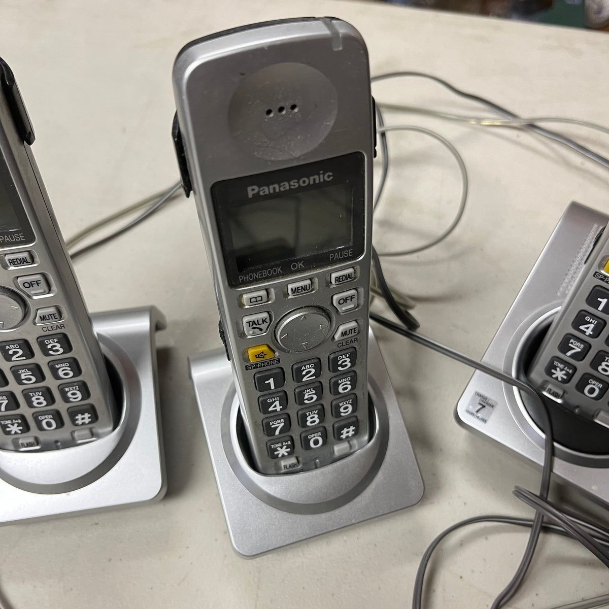 F561 Cordless phone set with two extra bases