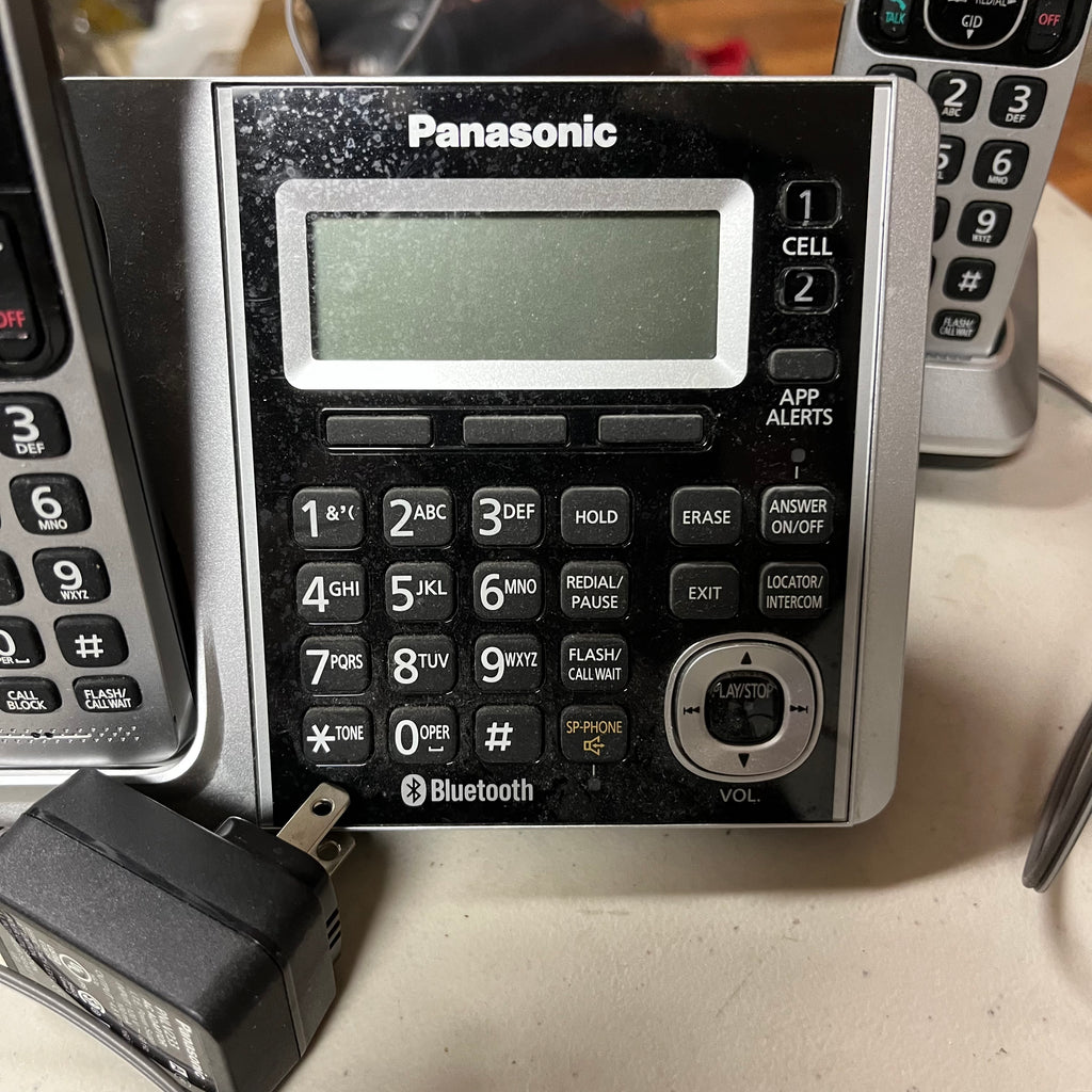 F562 Panasonic cordless bluetooth phone with 3 bases