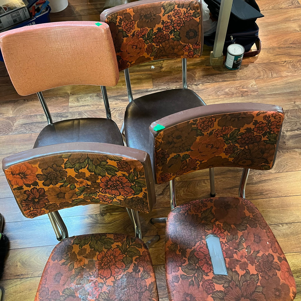 F568 Set of 4 assorted vintage metal chairs with vinyl upholestry