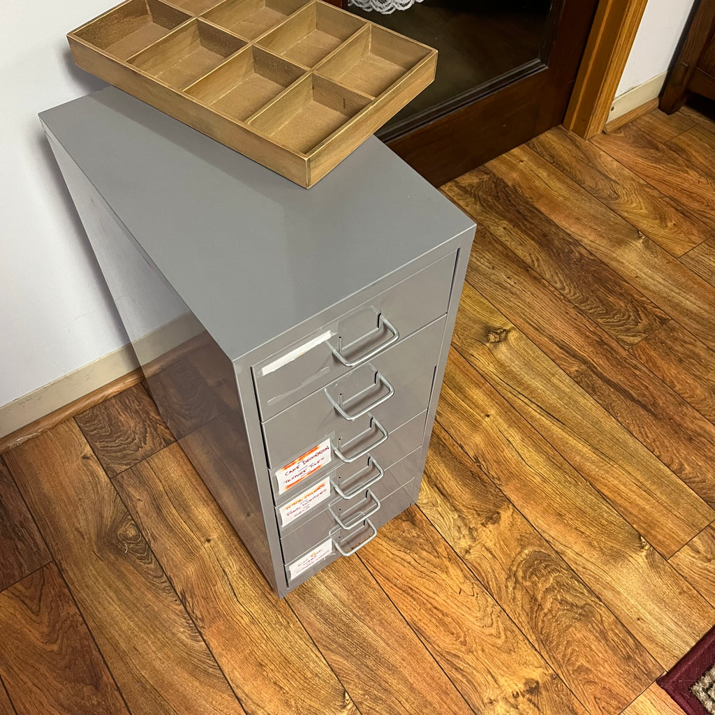 F569 Vintage 6 drawer metal cabinet with wooden sorting tray