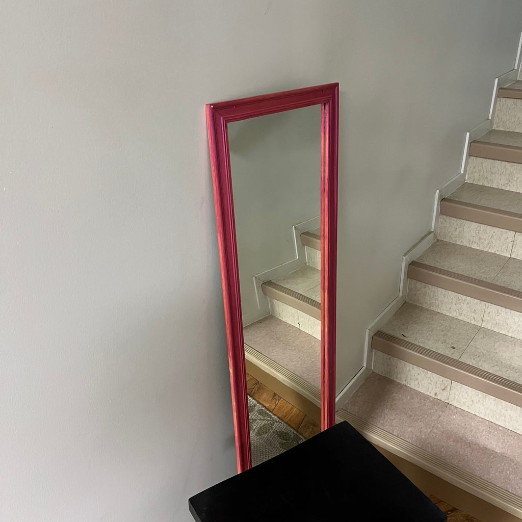 F578 Home Decor Grouping (stool and plastic framed wall mirror)