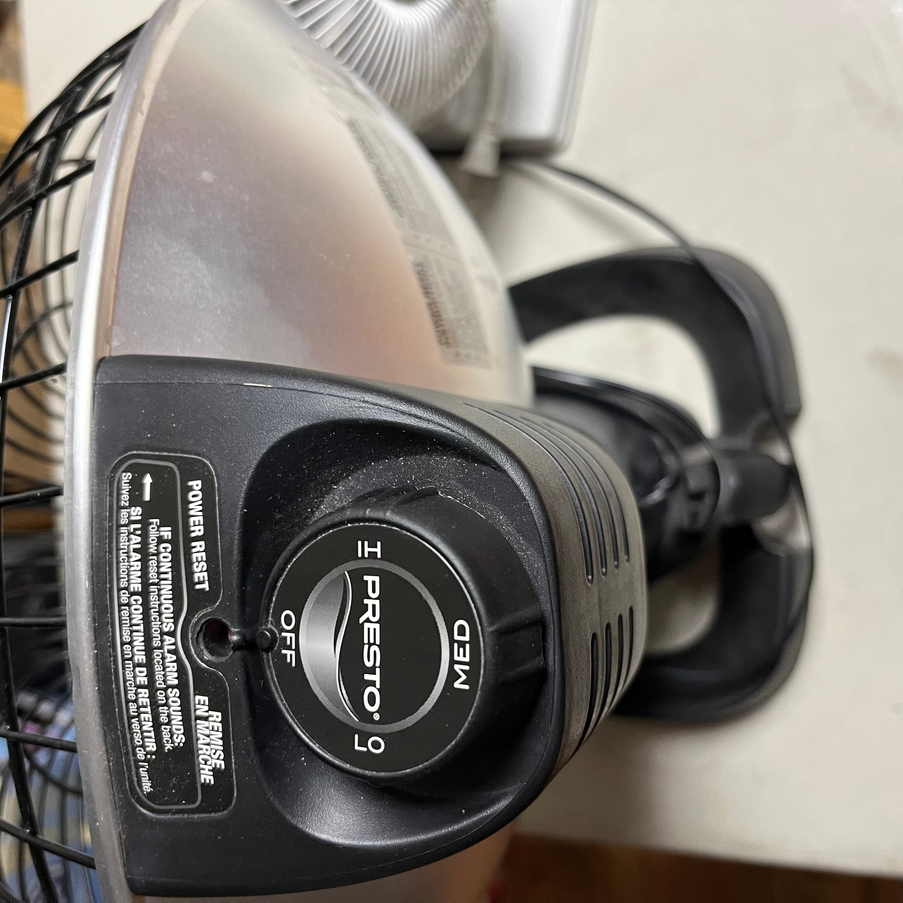 F579 Home Grouping(Presto heat dish and Super fan table fan)