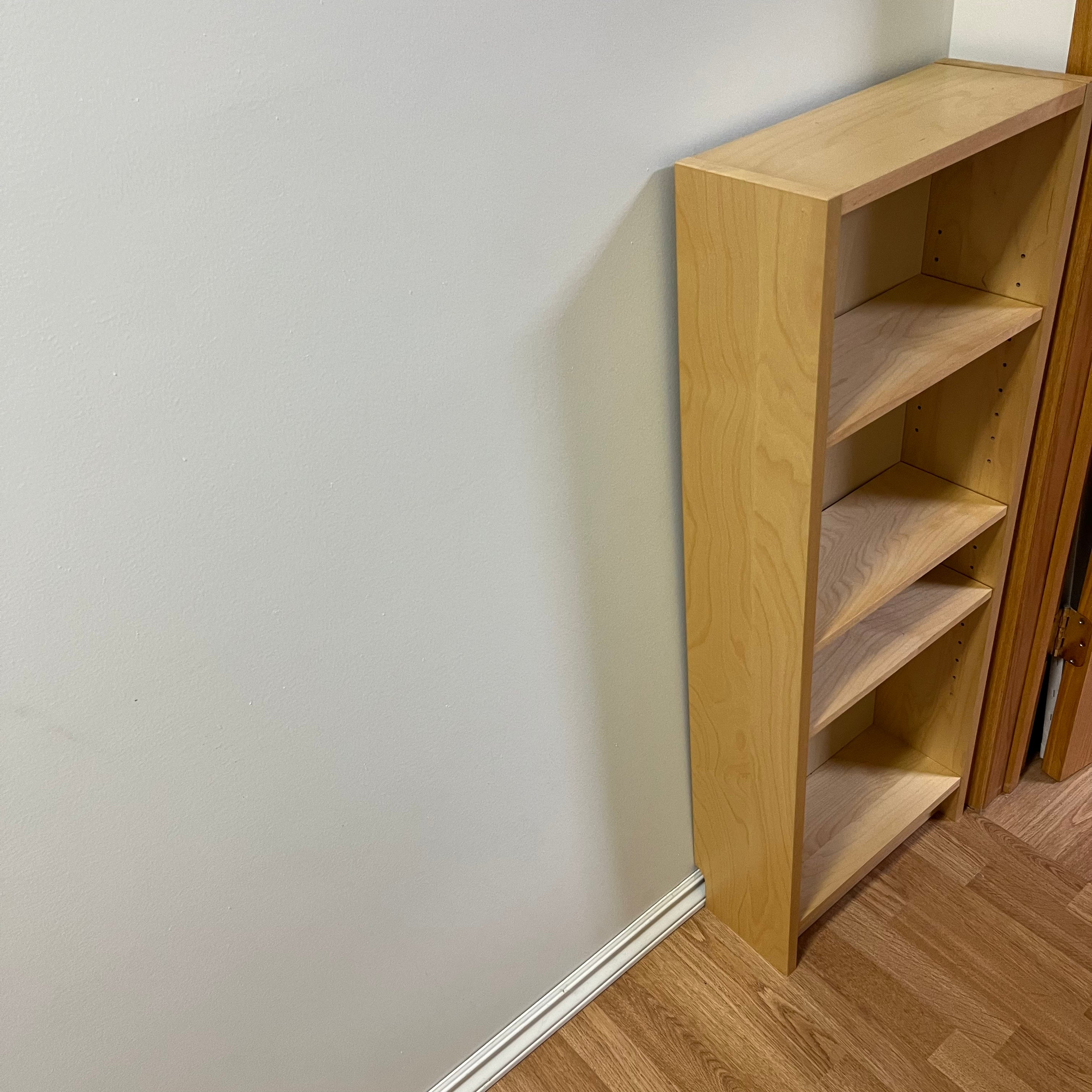 F582 Simple bookshelf (16"x 7" x 42")