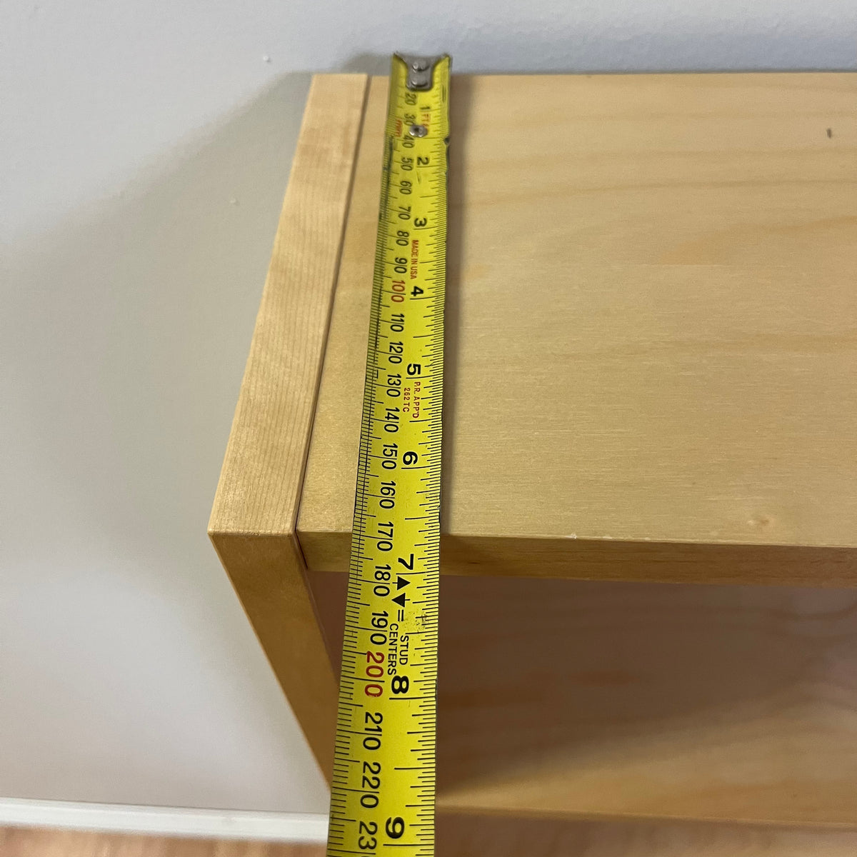 F582 Simple bookshelf (16"x 7" x 42")