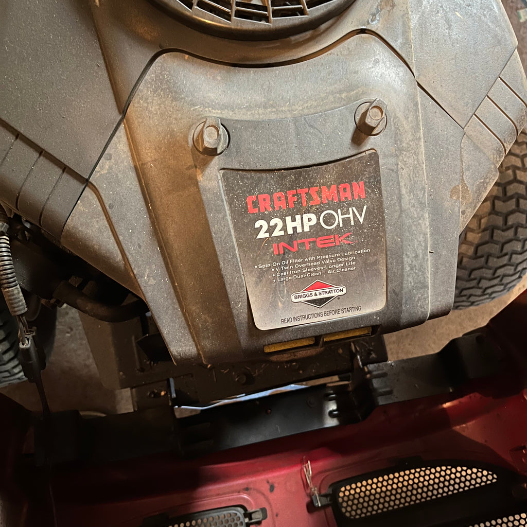 F585 Briggs & Stratton Intek twin OHV ride on tractor/mower(**tractor is driveable but lawn mower not working)