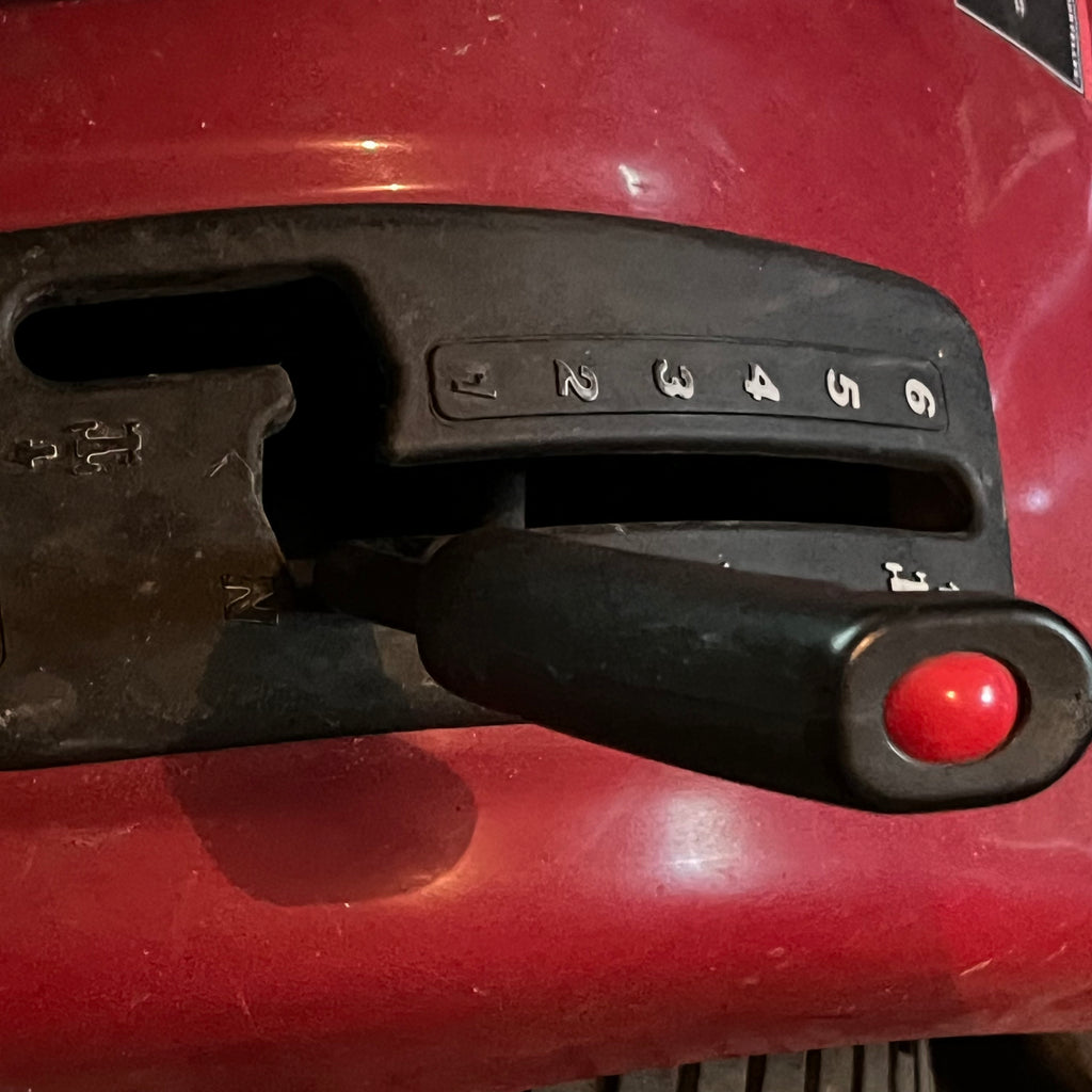 F585 Briggs & Stratton Intek twin OHV ride on tractor/mower(**tractor is driveable but lawn mower not working)