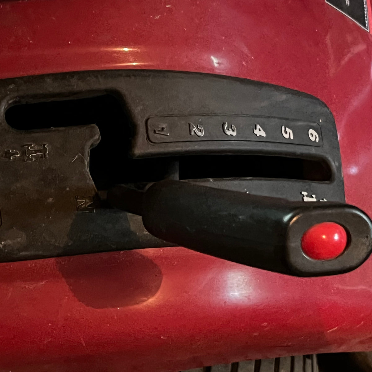 F585 Briggs & Stratton Intek twin OHV ride on tractor/mower(**tractor is driveable but lawn mower not working)