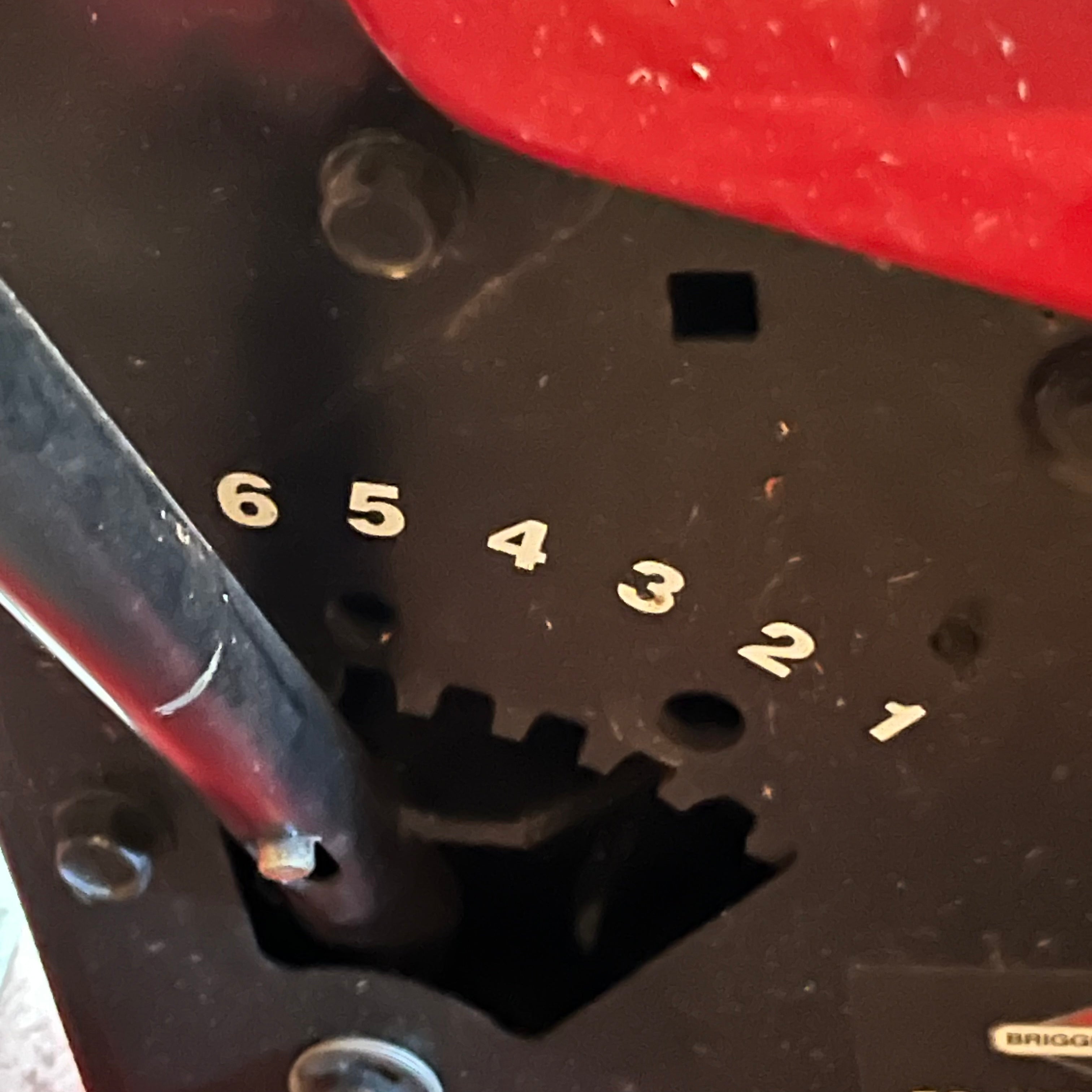 F585 Briggs & Stratton Intek twin OHV ride on tractor/mower(**tractor is driveable but lawn mower not working)
