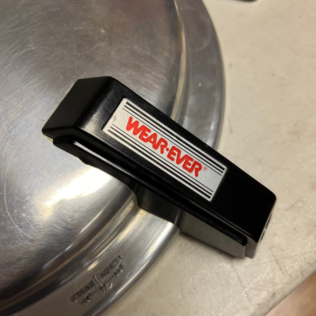 F586 Vintage WearEver aluminum pressure cooker