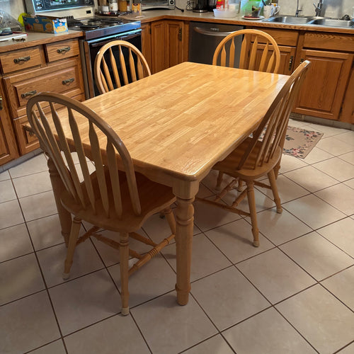 F100 Solid Oak Table with 4 chairs