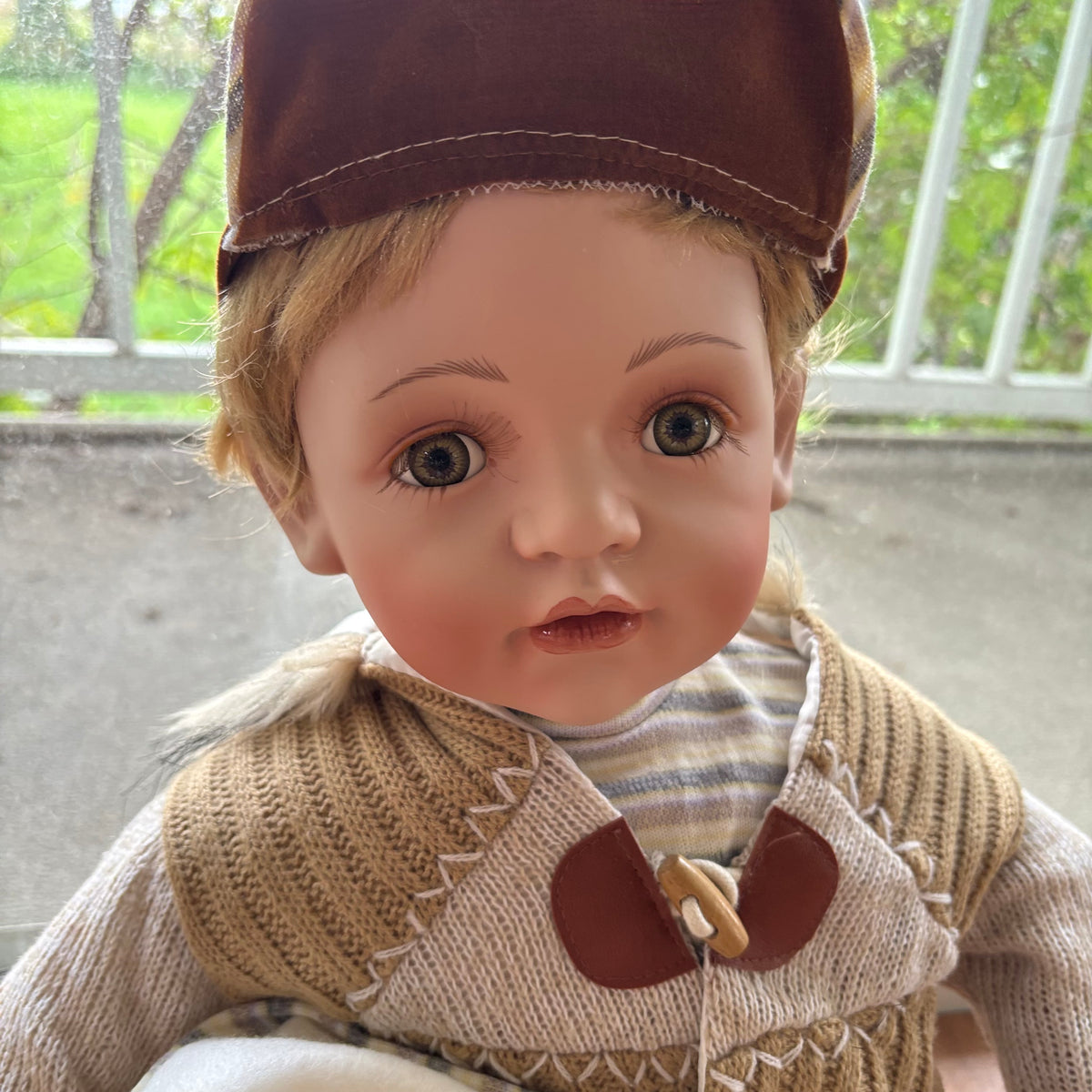 F101 Vintage Vanessa Ricardo porcelain doll with blanket
