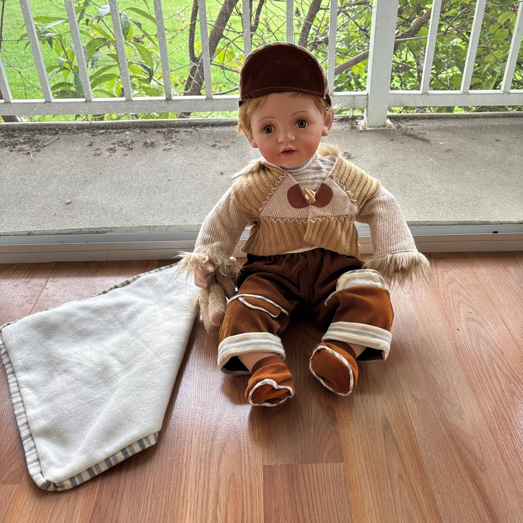 F101 Vintage Vanessa Ricardo porcelain doll with blanket