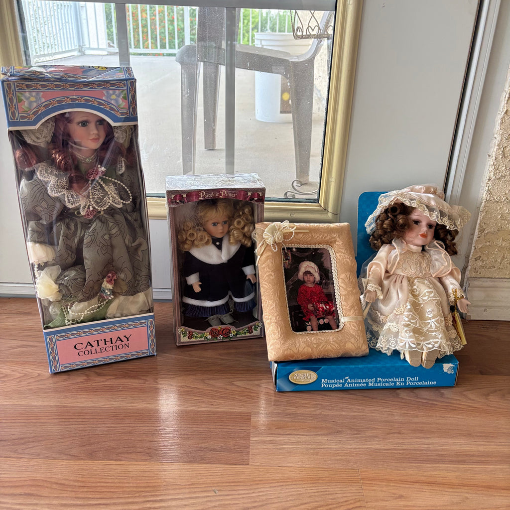 F103 Vintage Doll Grouping and more