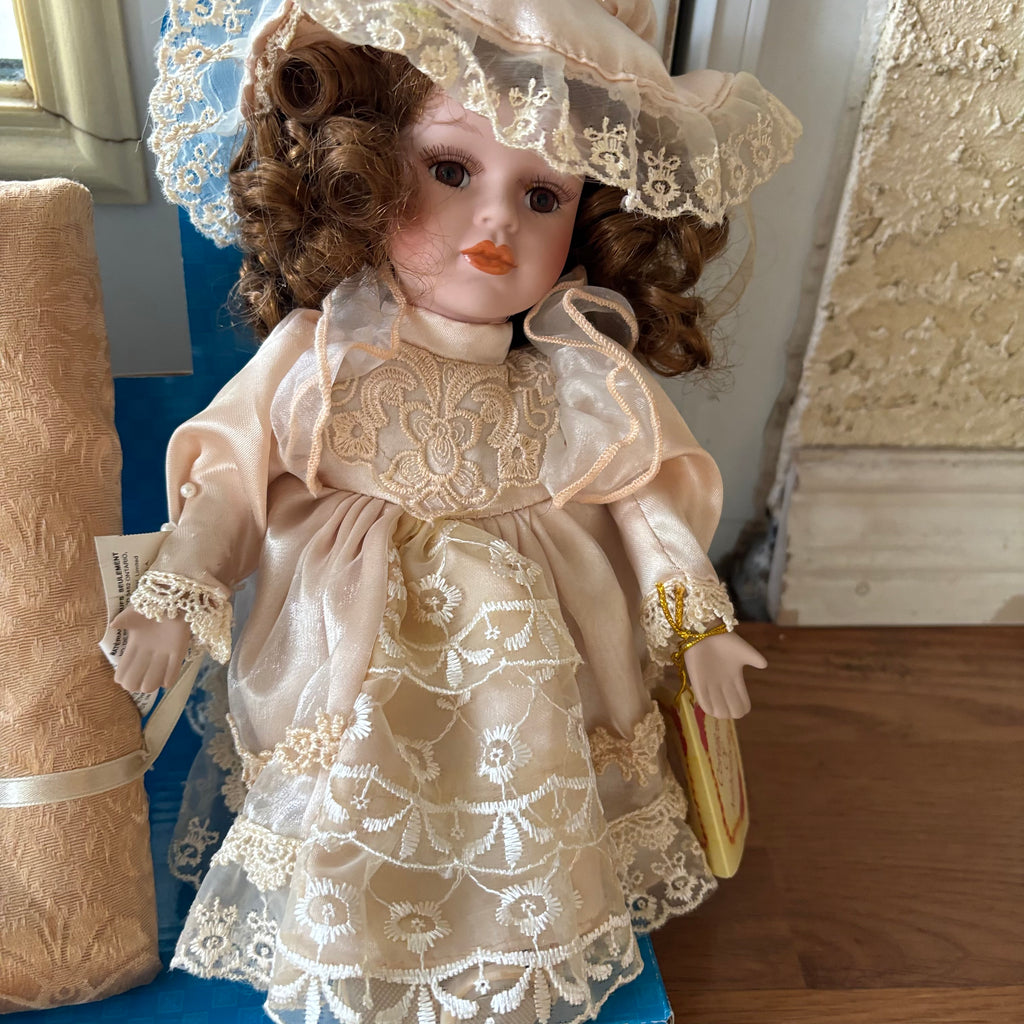 F103 Vintage Doll Grouping and more