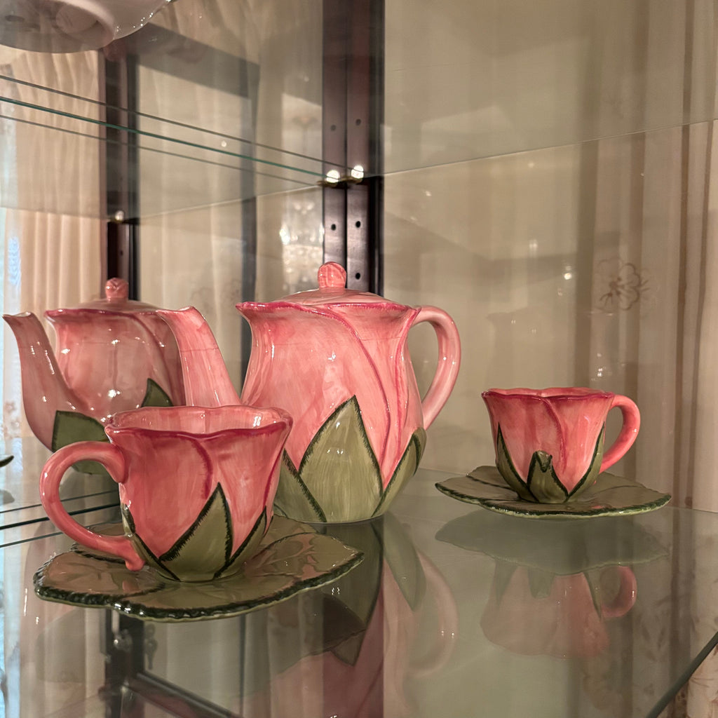 F108 Vintage porcelain Tulip tea set