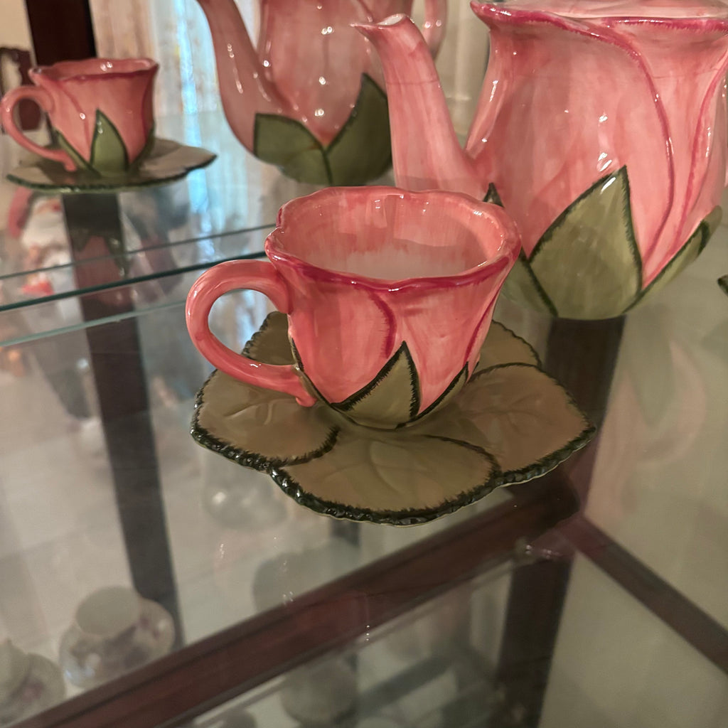 F108 Vintage porcelain Tulip tea set