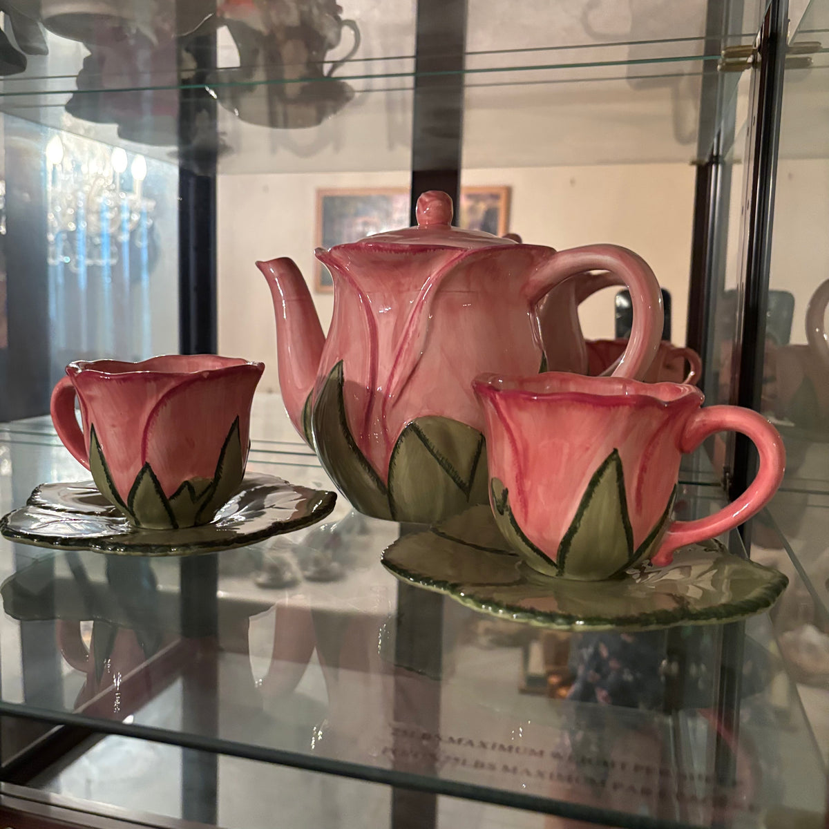 F108 Vintage porcelain Tulip tea set